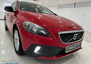 Volvo V40 Cross Country T4 Sunroof 2015 Red